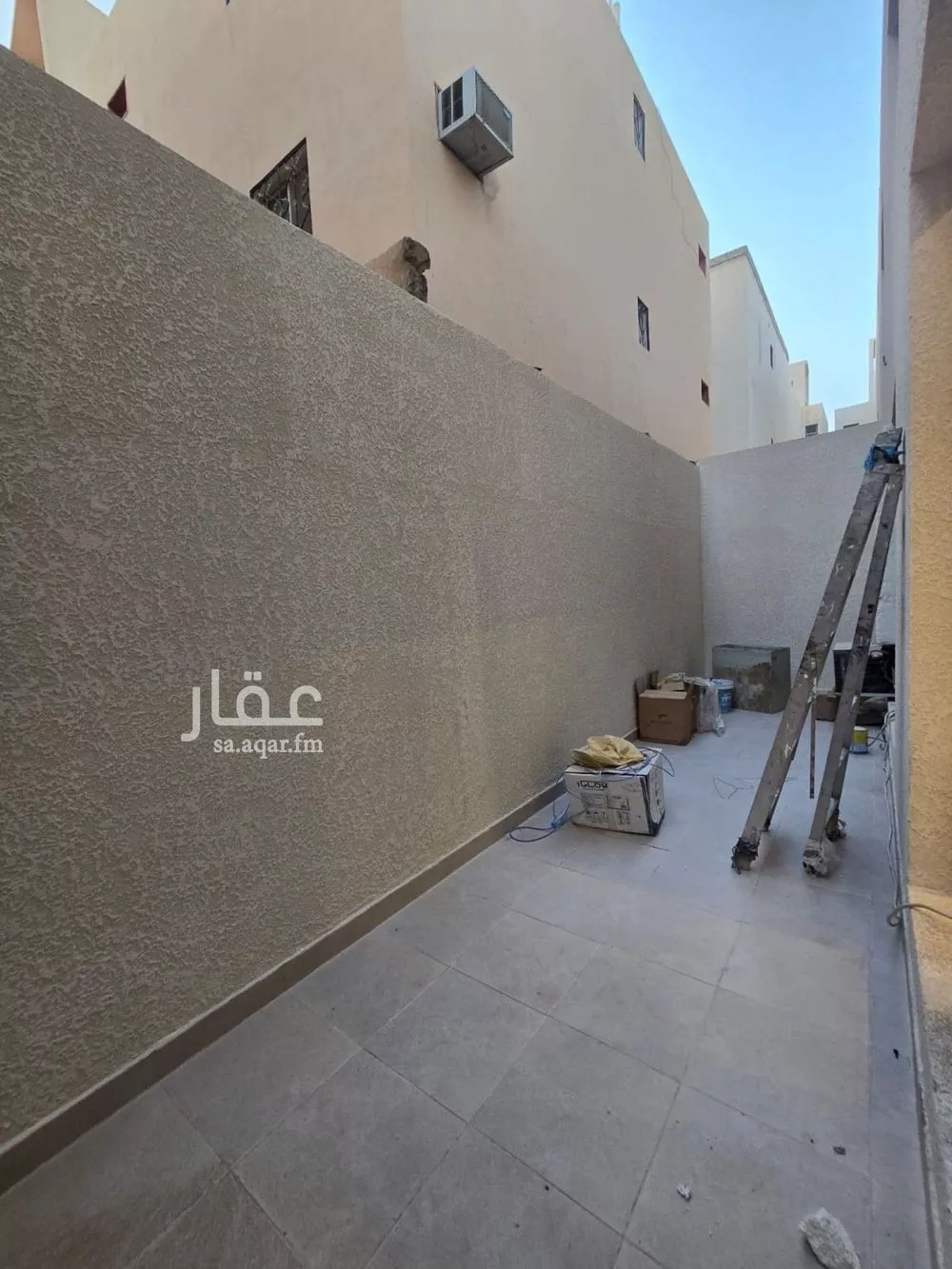 4 bedroom floor in Dhahrat Namar 2