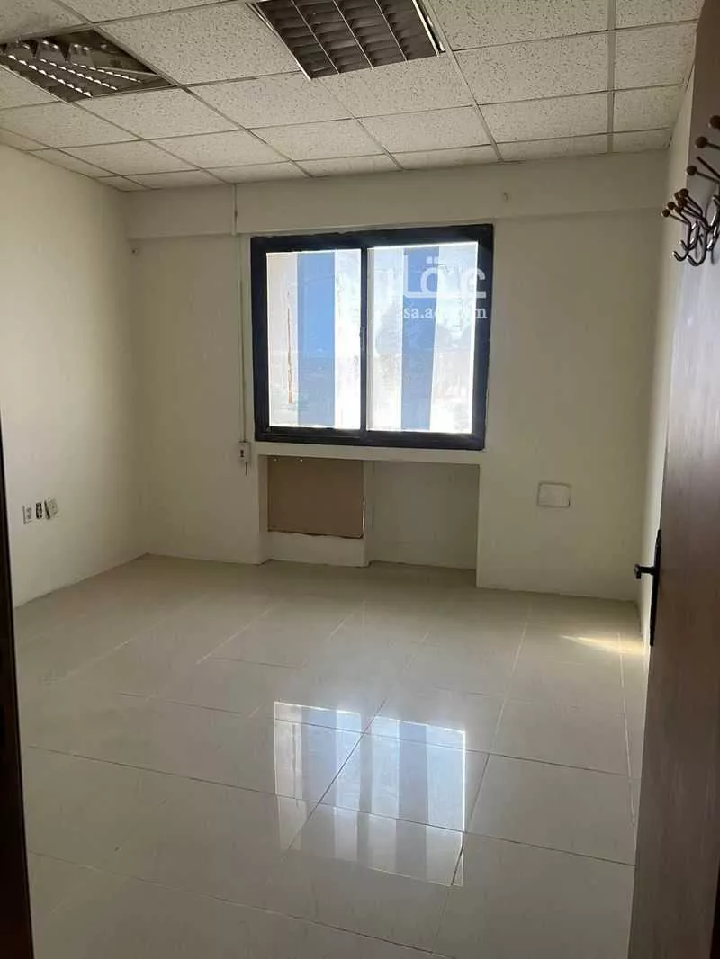 مكتب 75 م² في الروضة 3