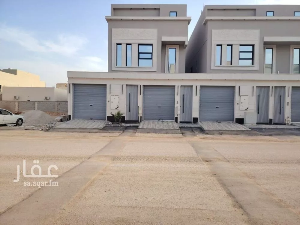 4 bedroom floor in Dhahrat Namar 2