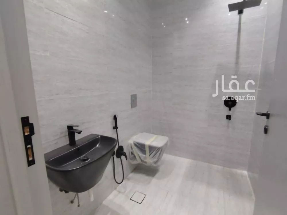 4 bedroom floor in Dhahrat Namar 5