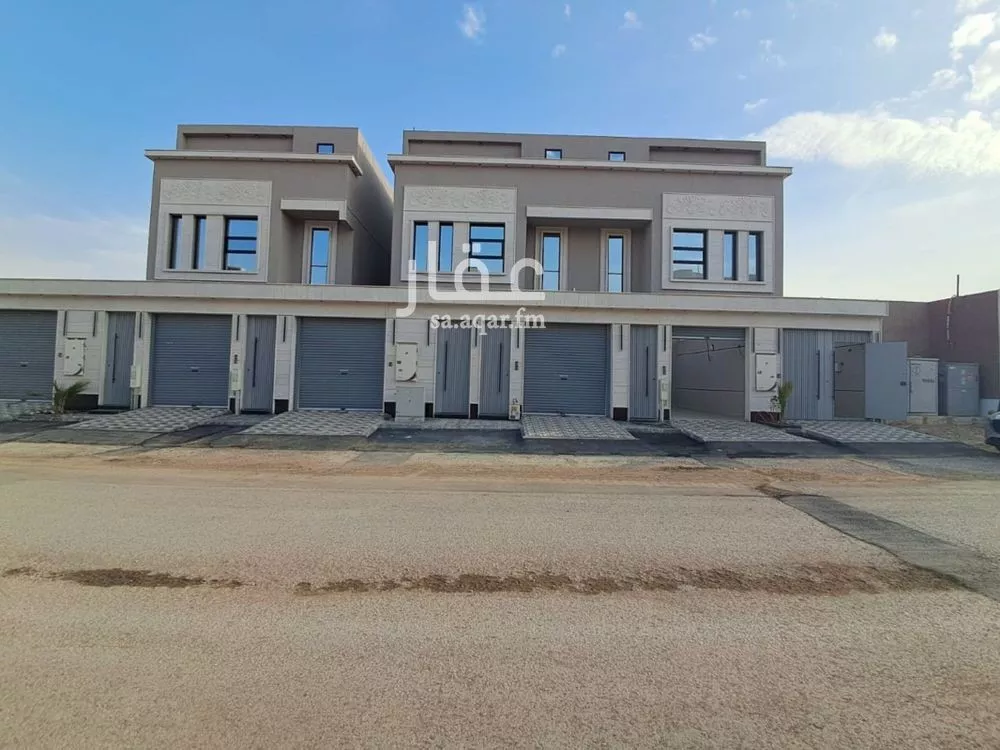 4 bedroom floor in Dhahrat Namar 1