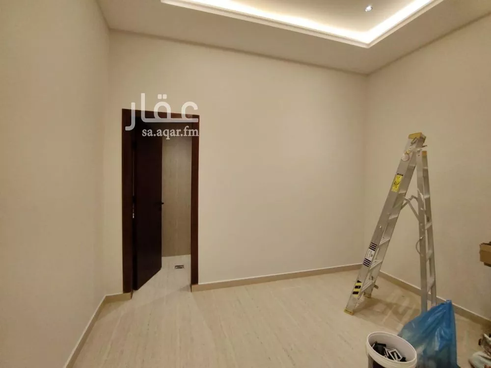 4 bedroom villa in Shubra, Riyadh 8