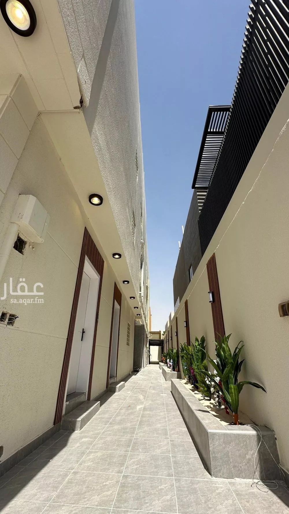 شقة 1 غرف في الملقا 4