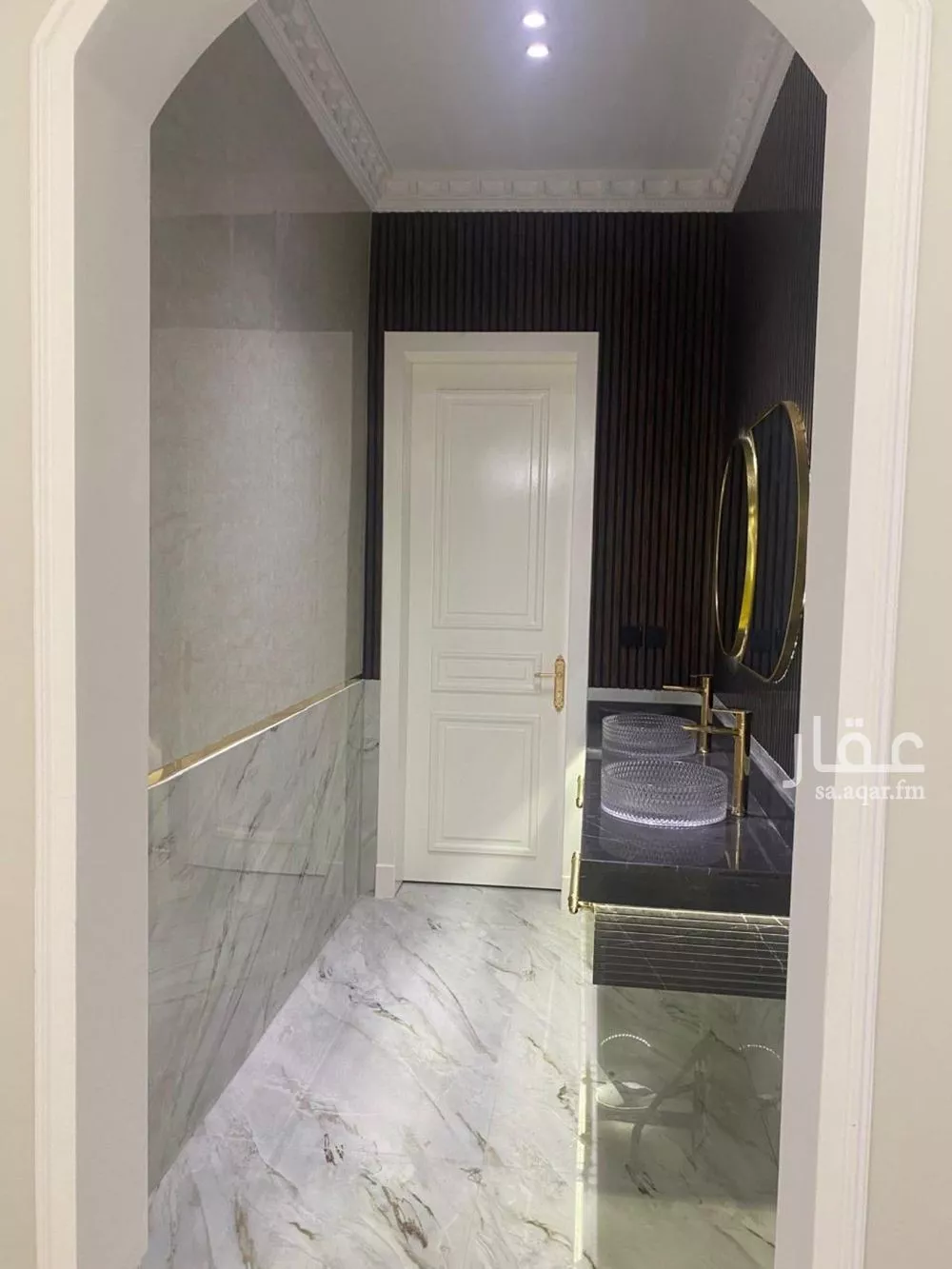 فيلا 9 غرف في الشراع 4