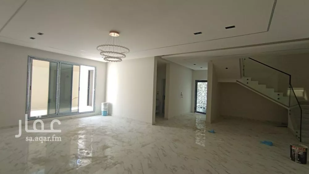 فيلا 9 غرف في الشراع 4