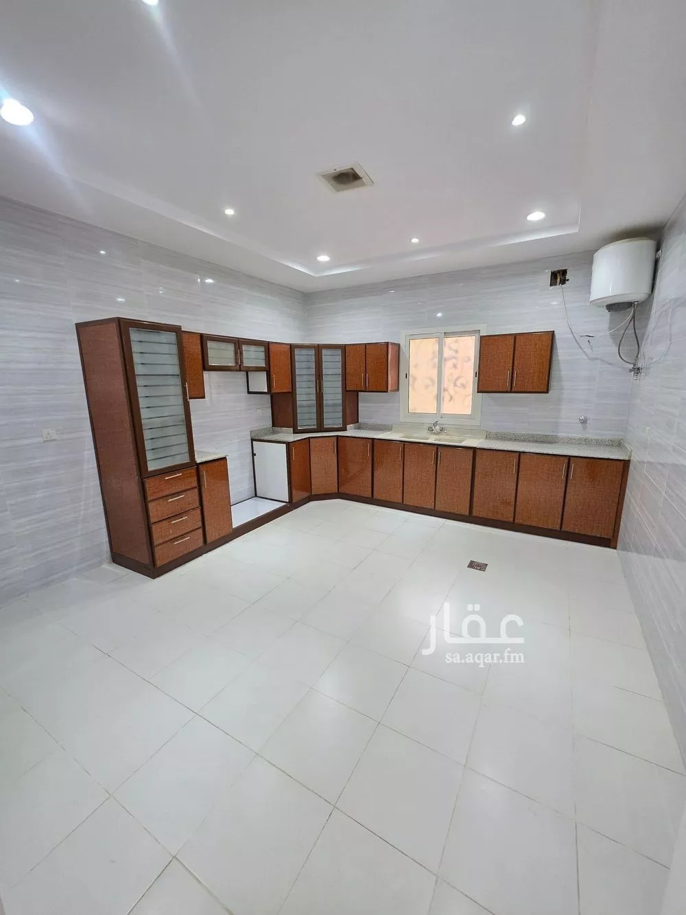 3 bedroom floor in Al Qairawan 5