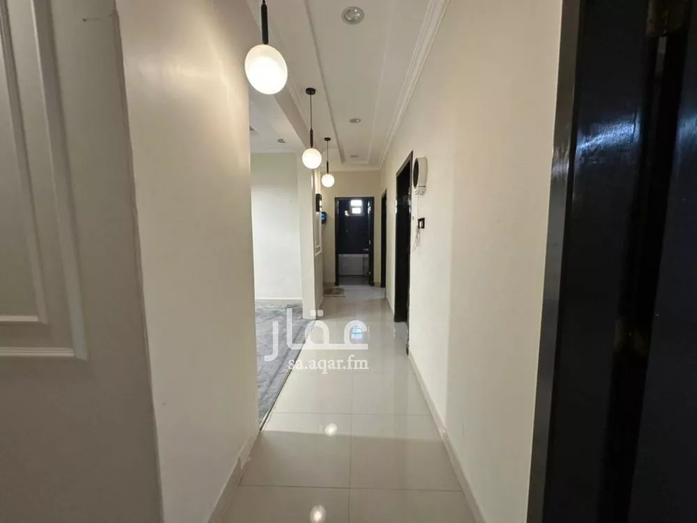 دور 4 غرف في عرقة 5