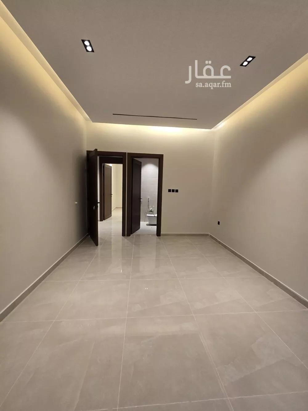 فيلا 4 غرف في عكاظ 3