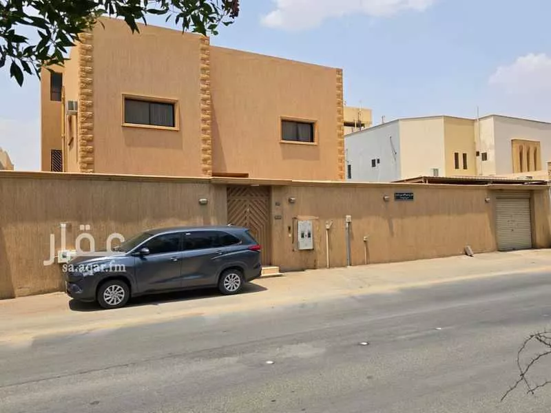 فيلا 7 غرف في الروضة 1