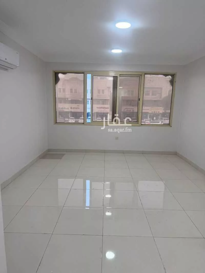 عمارة 915 م² في احد 4