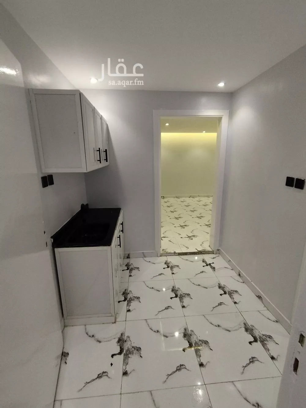 شقة 1 غرف في العقيق 4