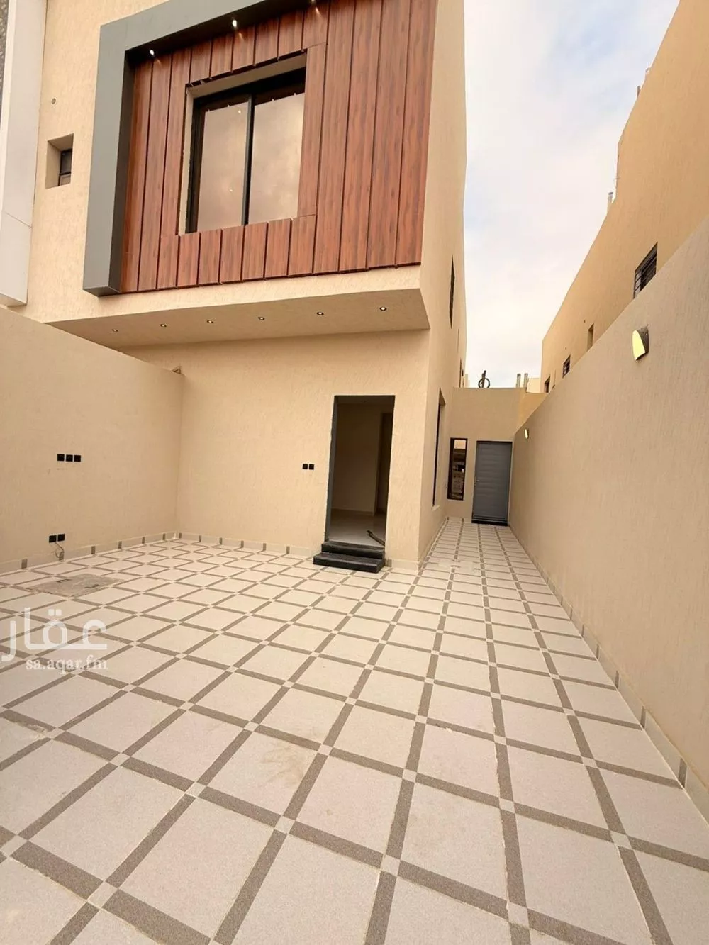 فيلا 6 غرف في عكاظ 2