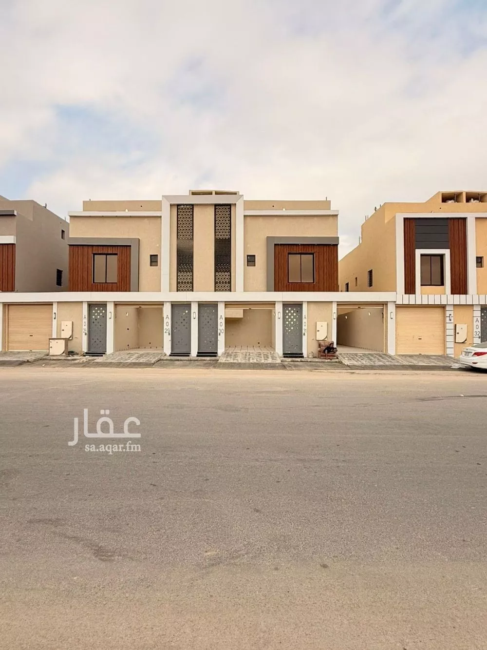 فيلا 6 غرف في عكاظ 1