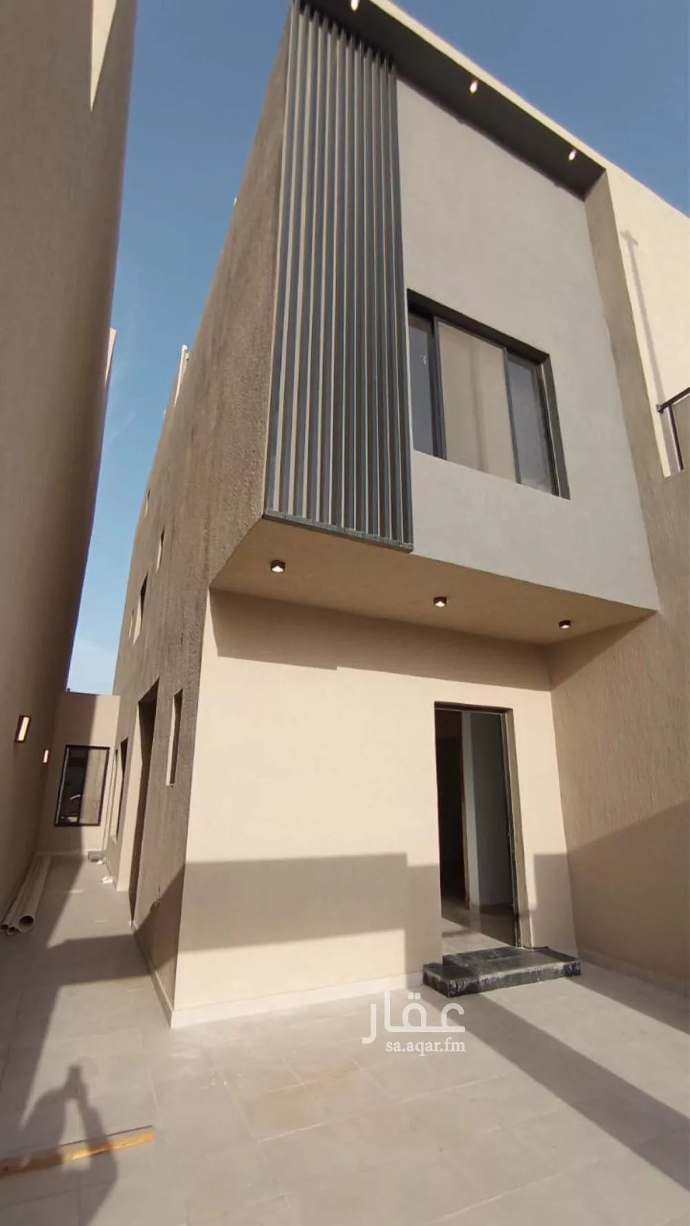 فيلا 7 غرف في الامواج 2