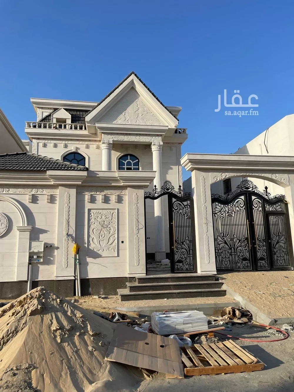 فيلا 9 غرف في الشراع 2