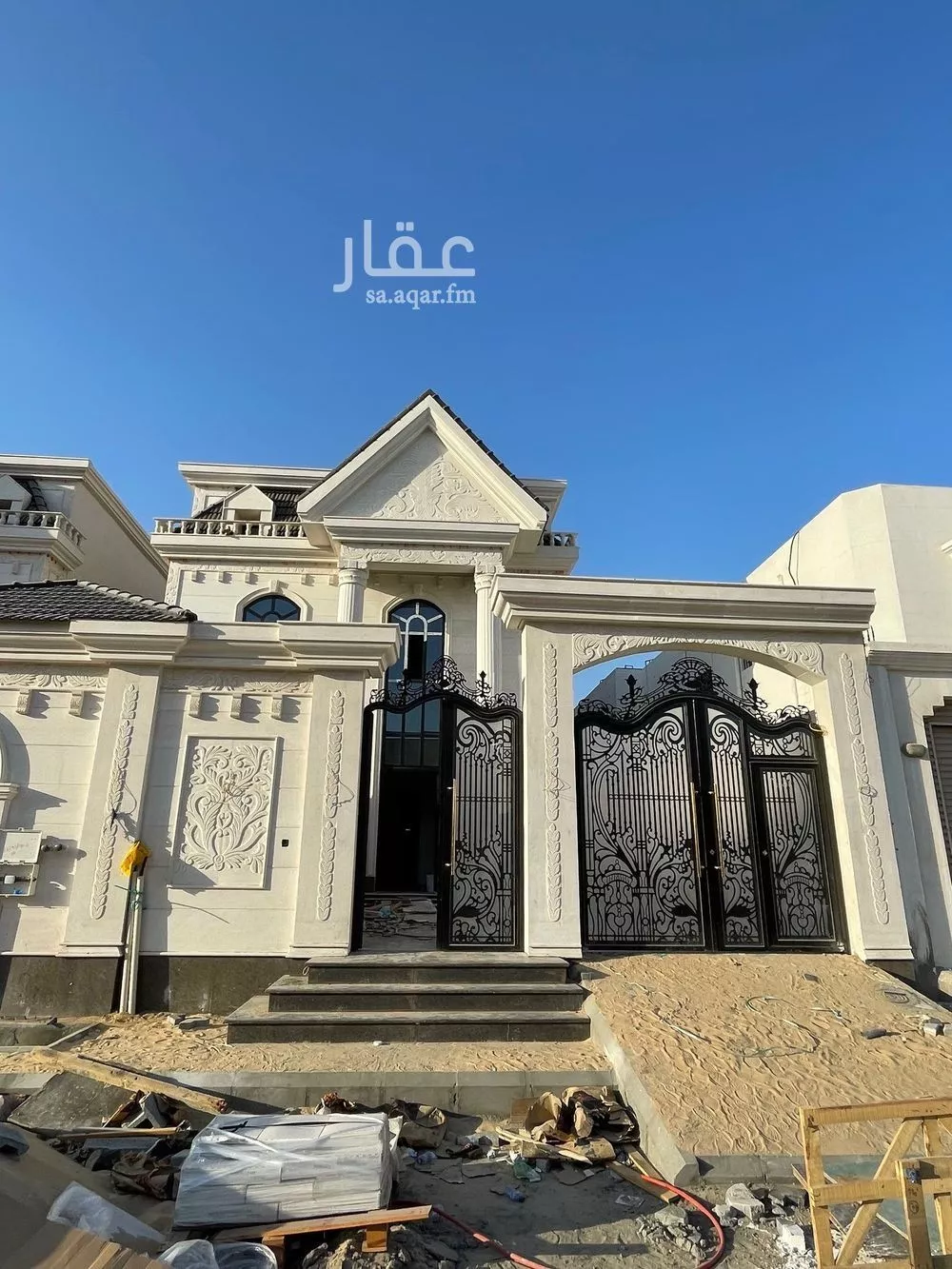 فيلا 9 غرف في الشراع 3