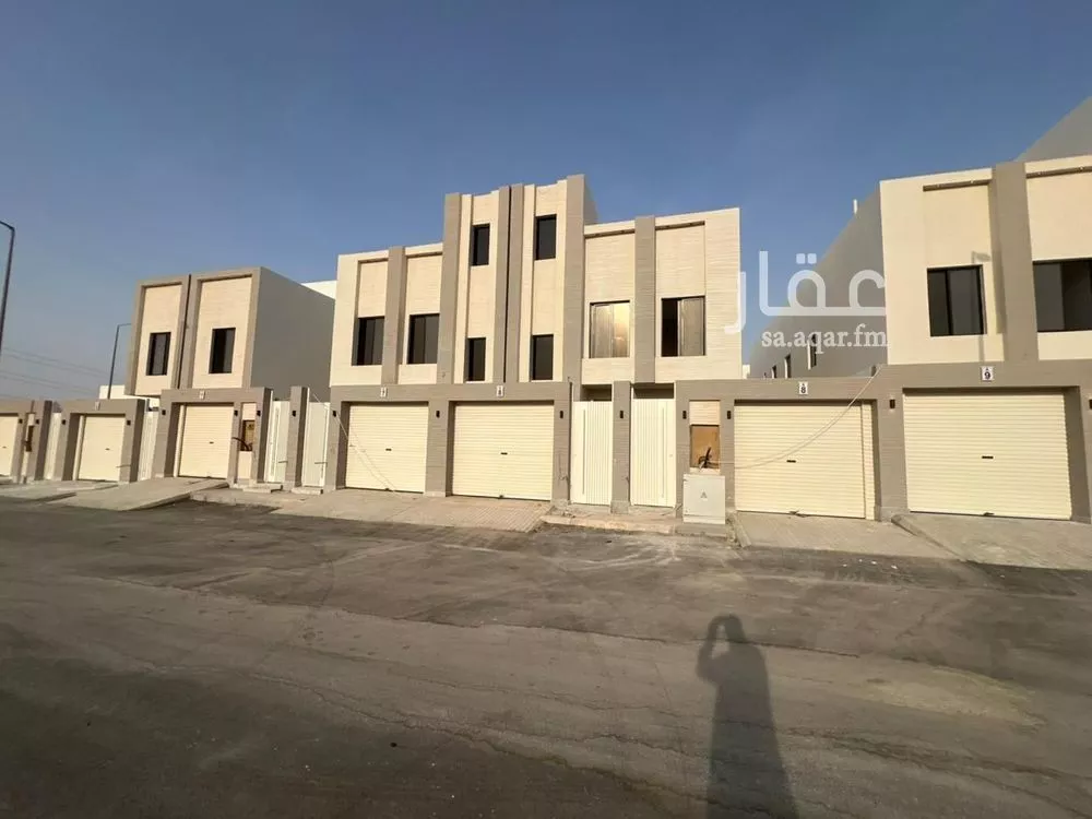 4 bedroom floor in Okaz 2