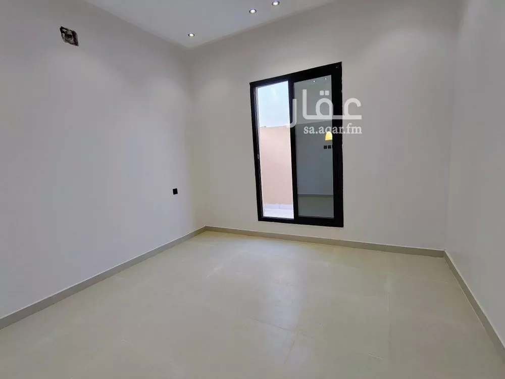 فيلا 6 غرف في عكاظ 3