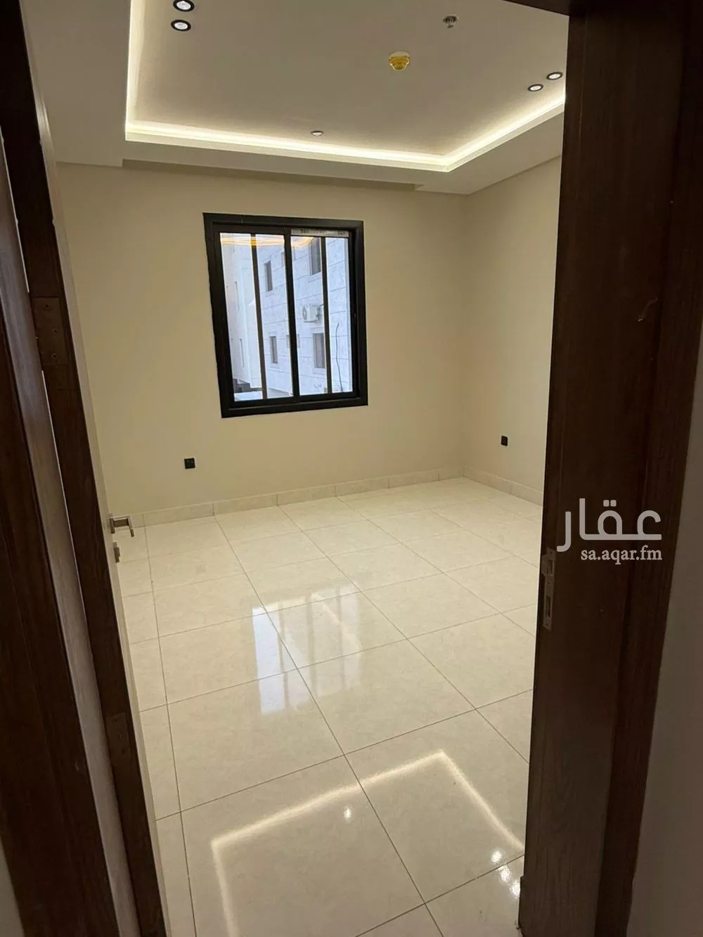 شقة 3 غرف في الحمرا 4