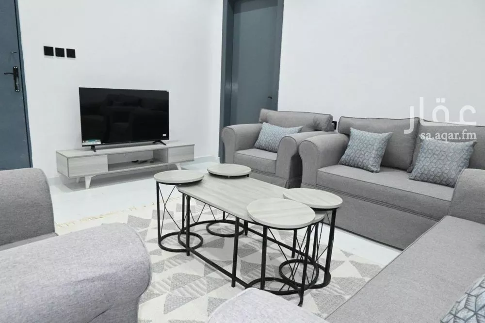 شقة 1 غرف في الملقا 4