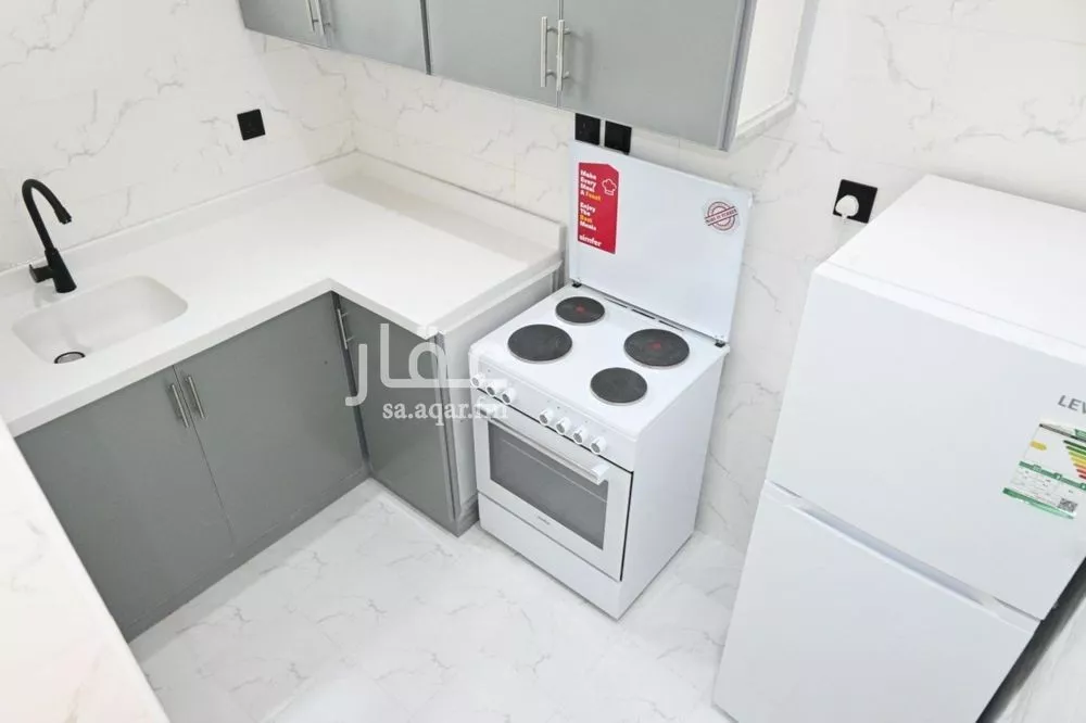 شقة 1 غرف في الملقا 5