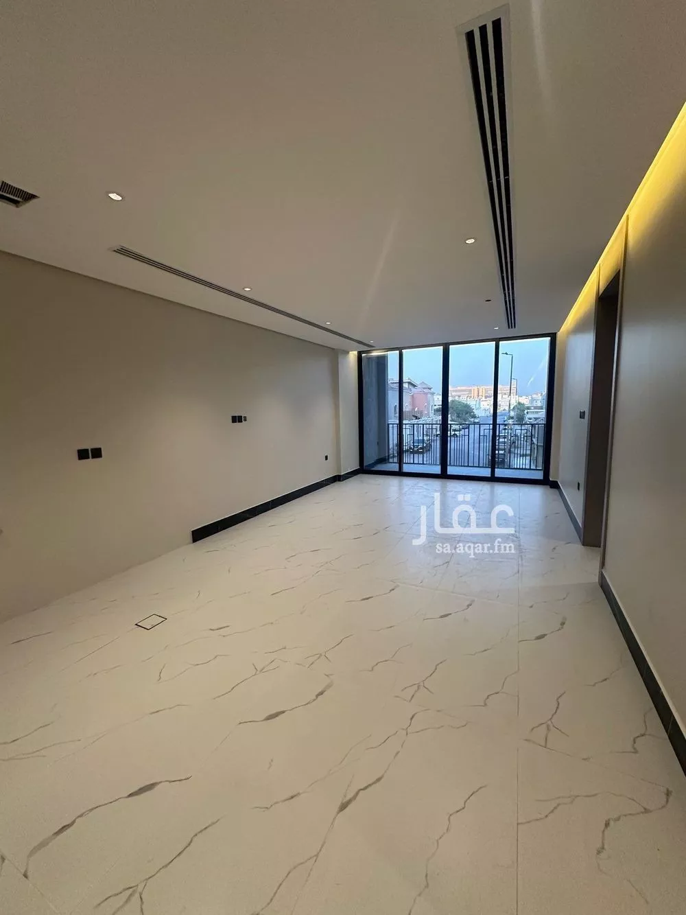 5 bedroom apartment in Ash Shati Al Gharbi 1