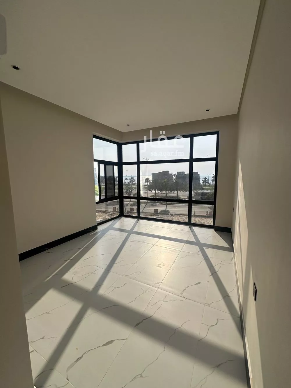 5 bedroom apartment in Ash Shati Al Gharbi 1