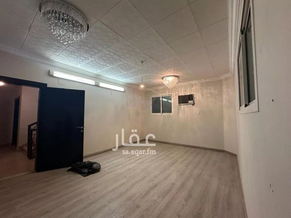 6 bedroom villa in Shubra, Riyadh 4