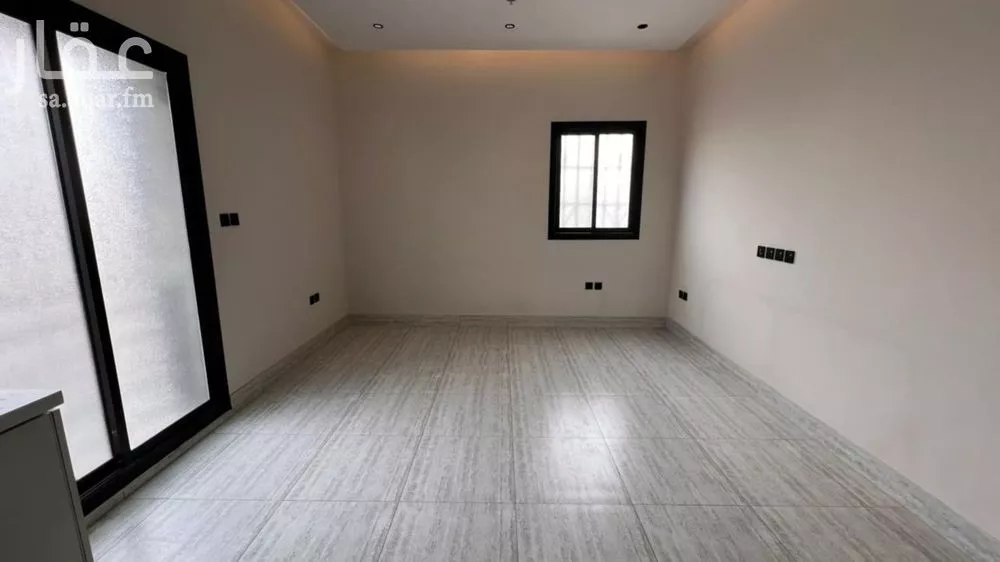 شقة 3 غرف في الرمال 1