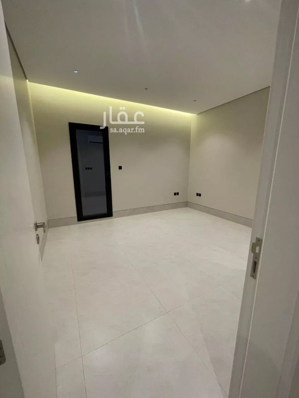 شقة 3 غرف في الملقا 4