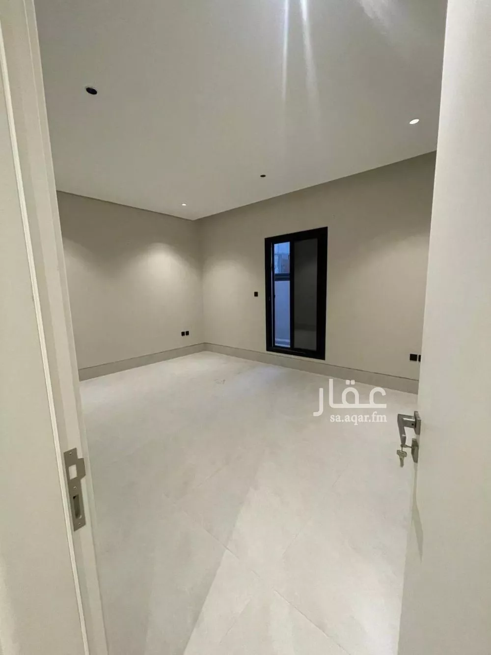 شقة 3 غرف في الملقا 2