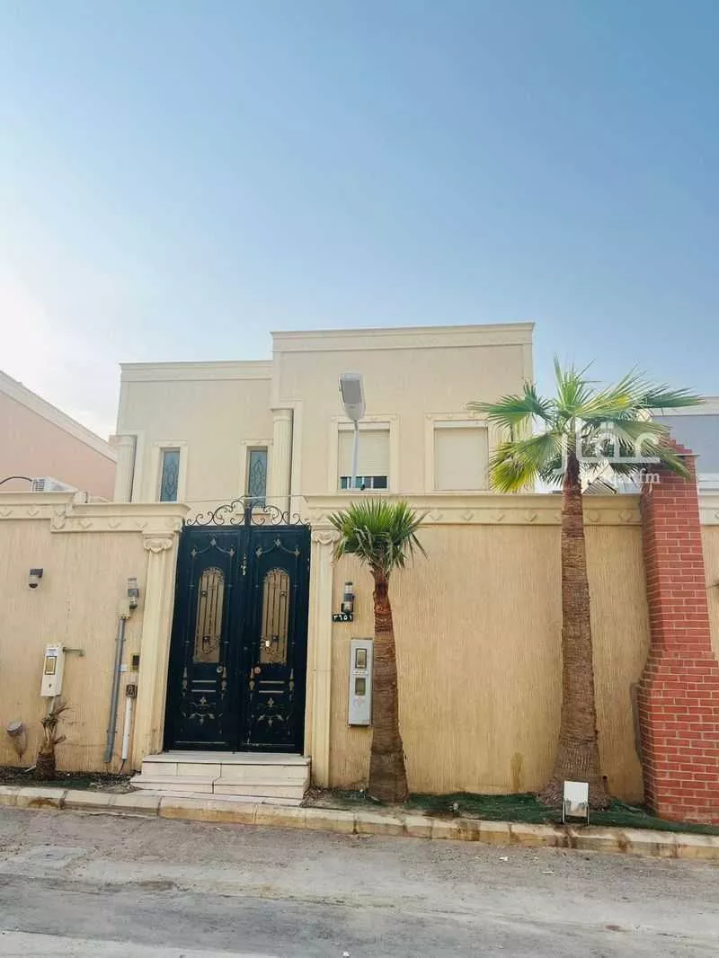 فيلا 5 غرف في النخيل 1