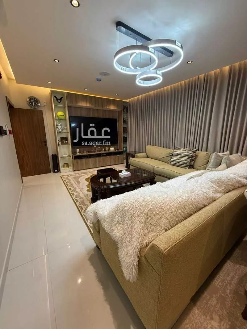 شقة 4 غرف في النخيل 2