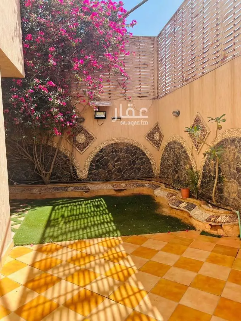 فيلا 5 غرف في النخيل 3