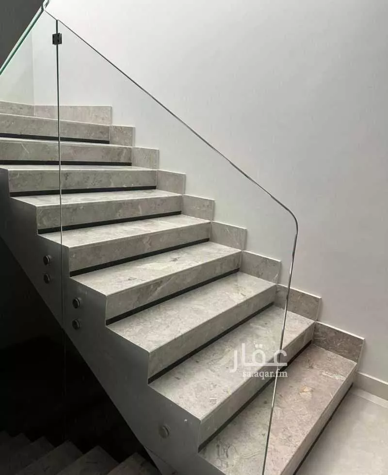 فيلا 4 غرف في العارض 4