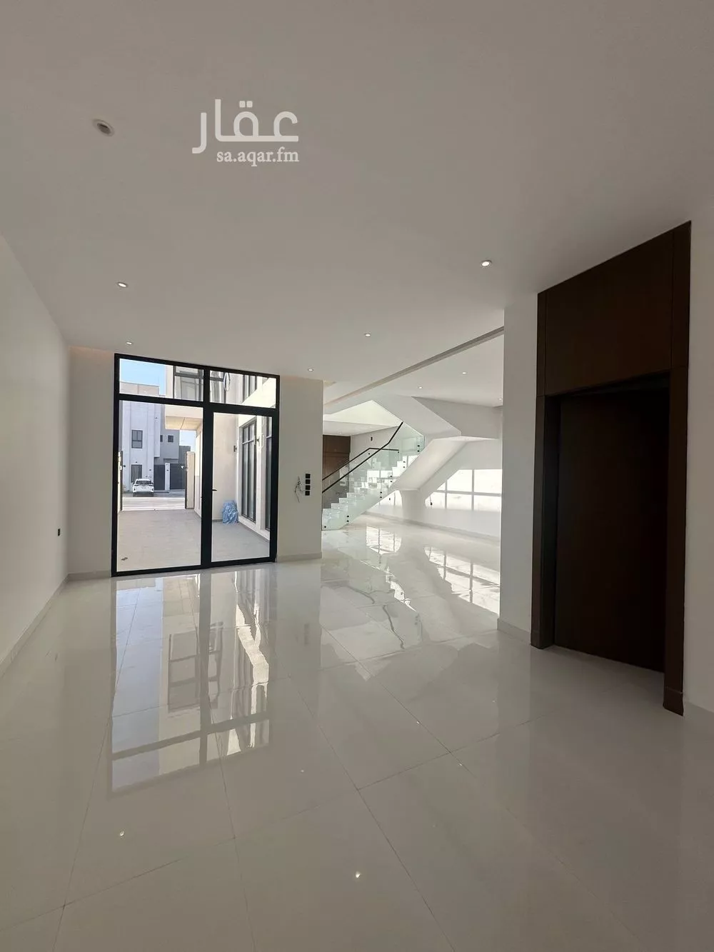 فيلا 6 غرف في المهدية 5