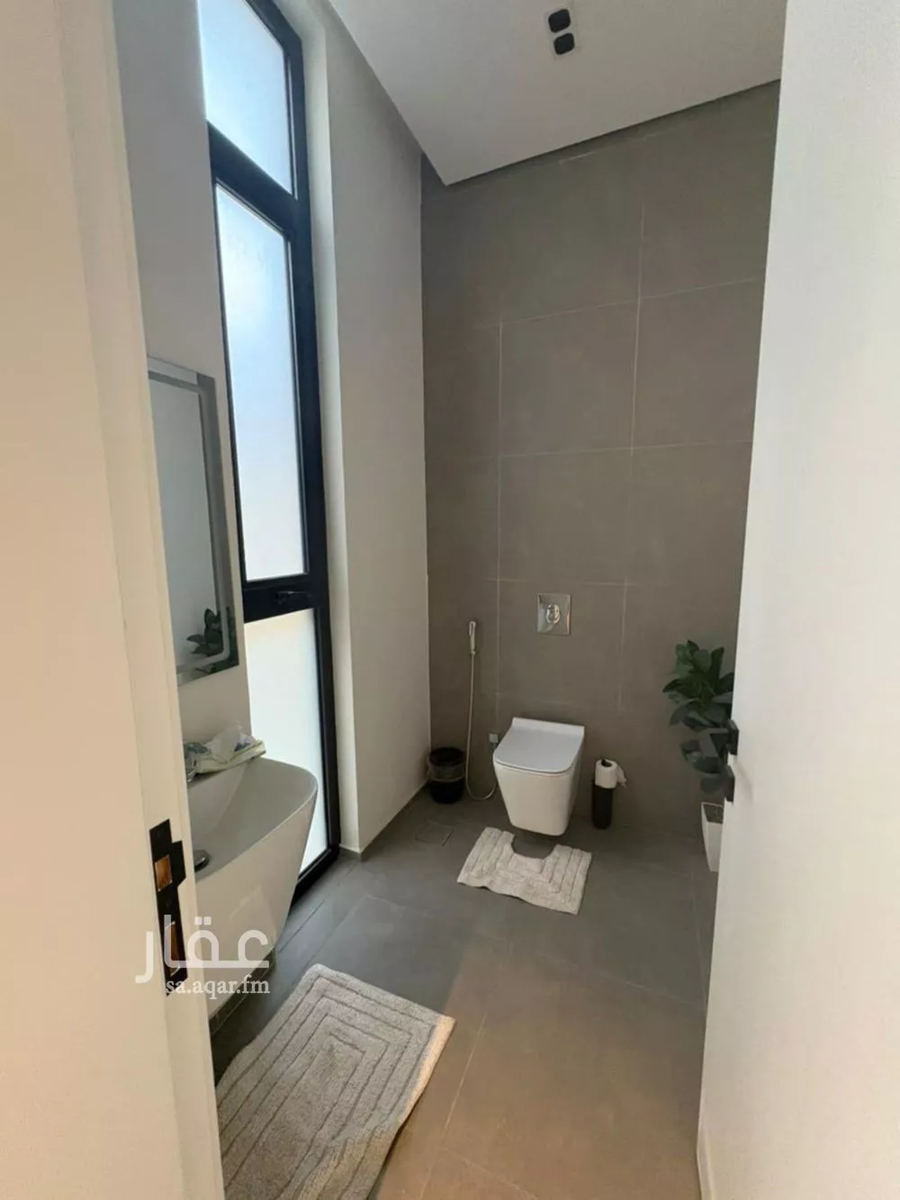 شقة 2 غرف في الملقا 5