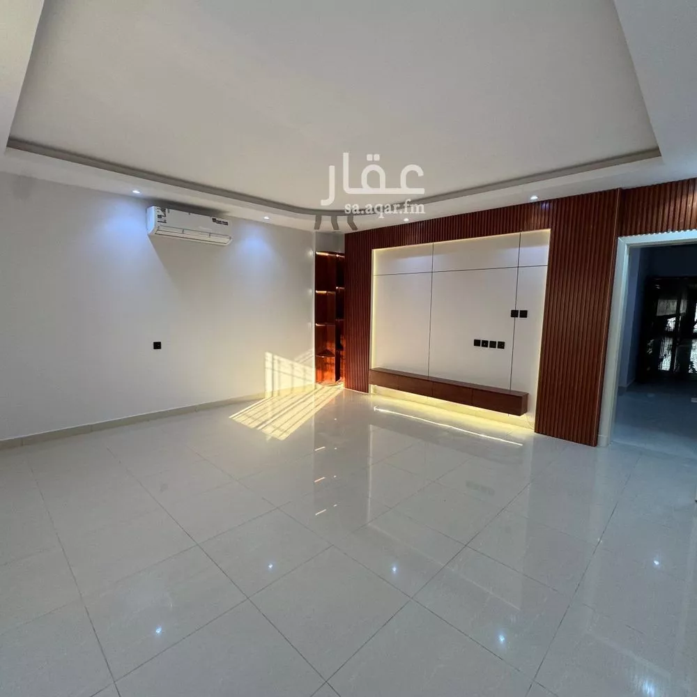 5 bedroom apartment in Al Hazm 1