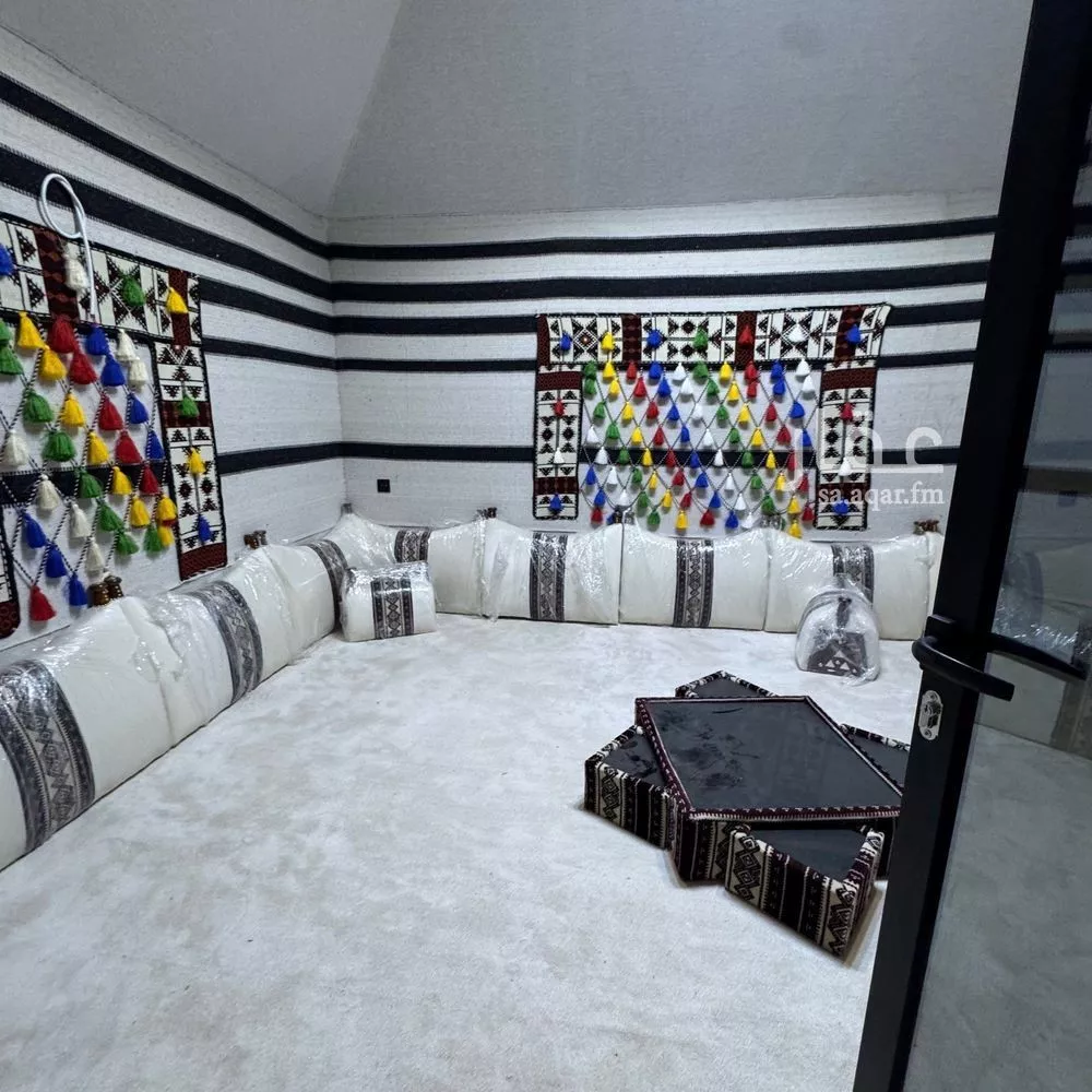 شقة 4 غرف في عكاظ