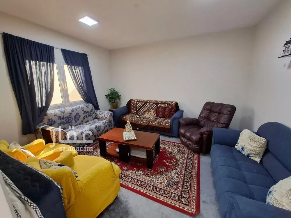 فيلا 5 غرف في الجنادرية 3