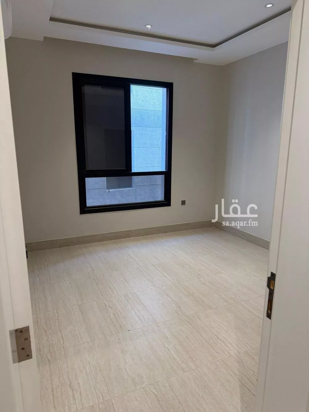 شقة 3 غرف في الحمرا 5