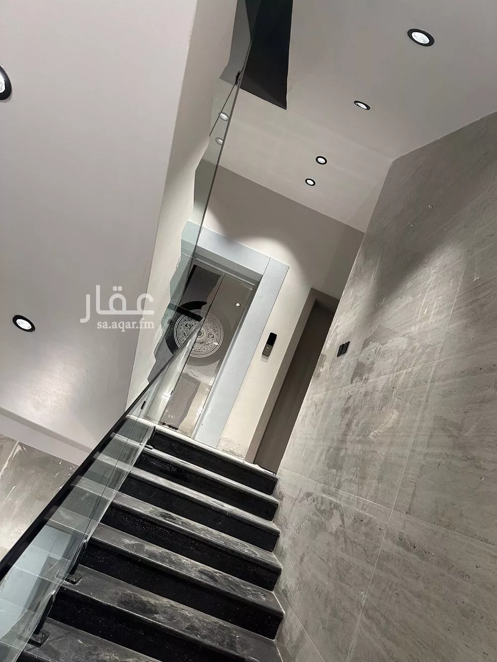 شقة 6 غرف في الندى 2