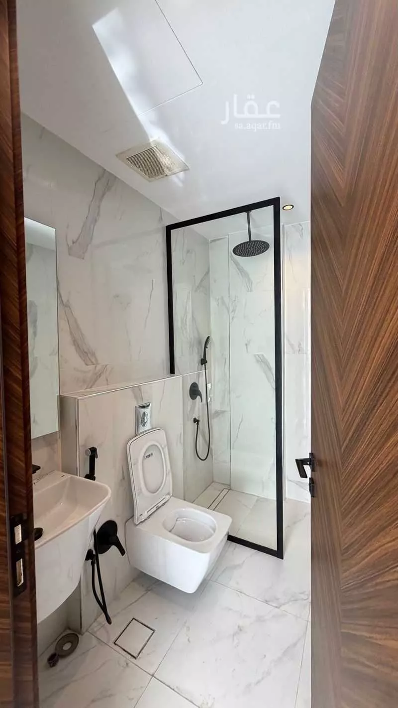 5 bedroom villa in Al Sahafah, Riyadh 17