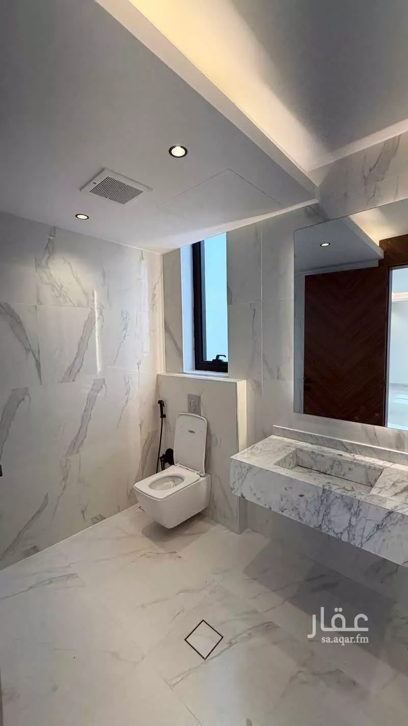 5 bedroom villa in Al Sahafah, Riyadh 10