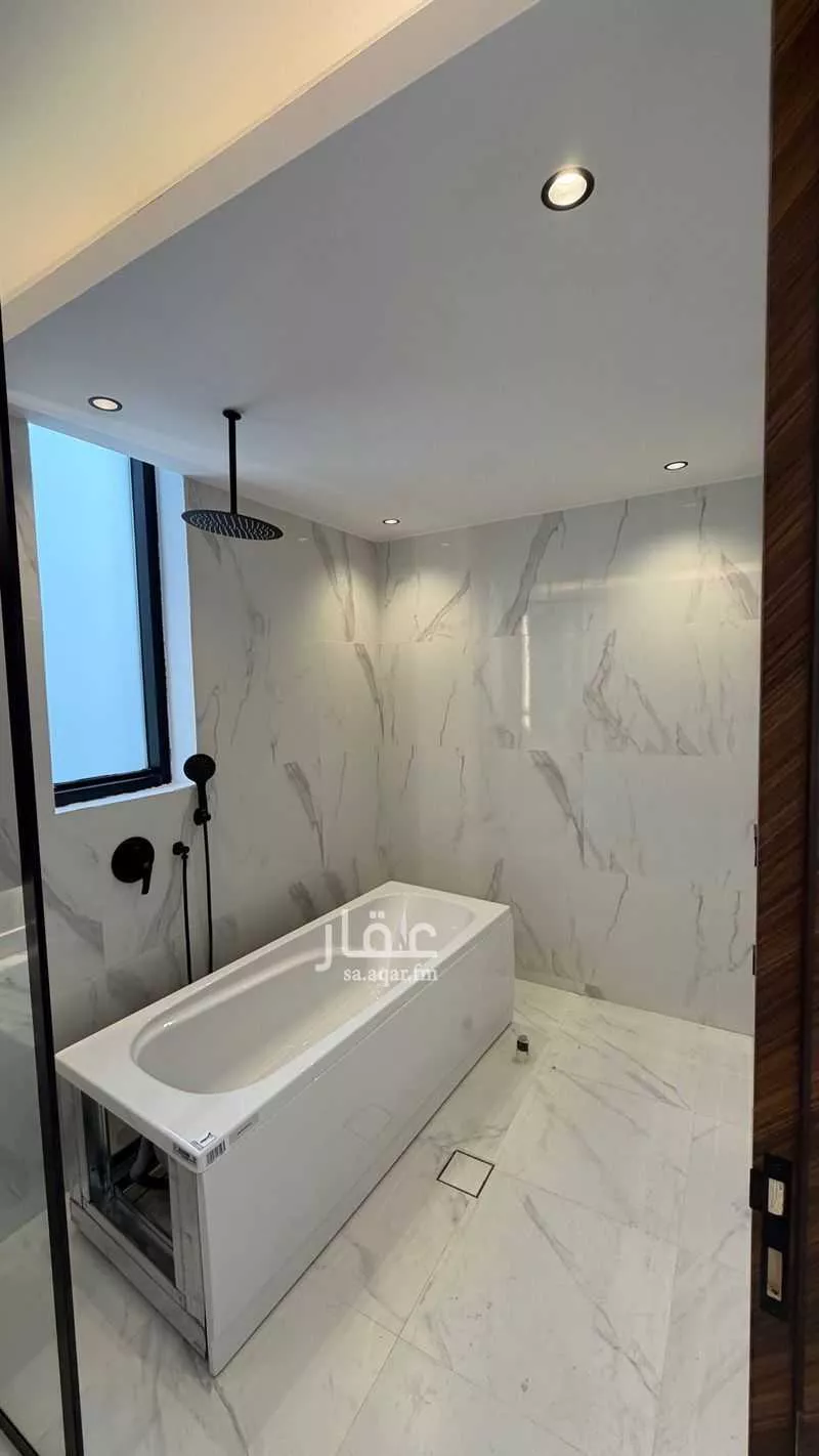 5 bedroom villa in Al Sahafah, Riyadh 14