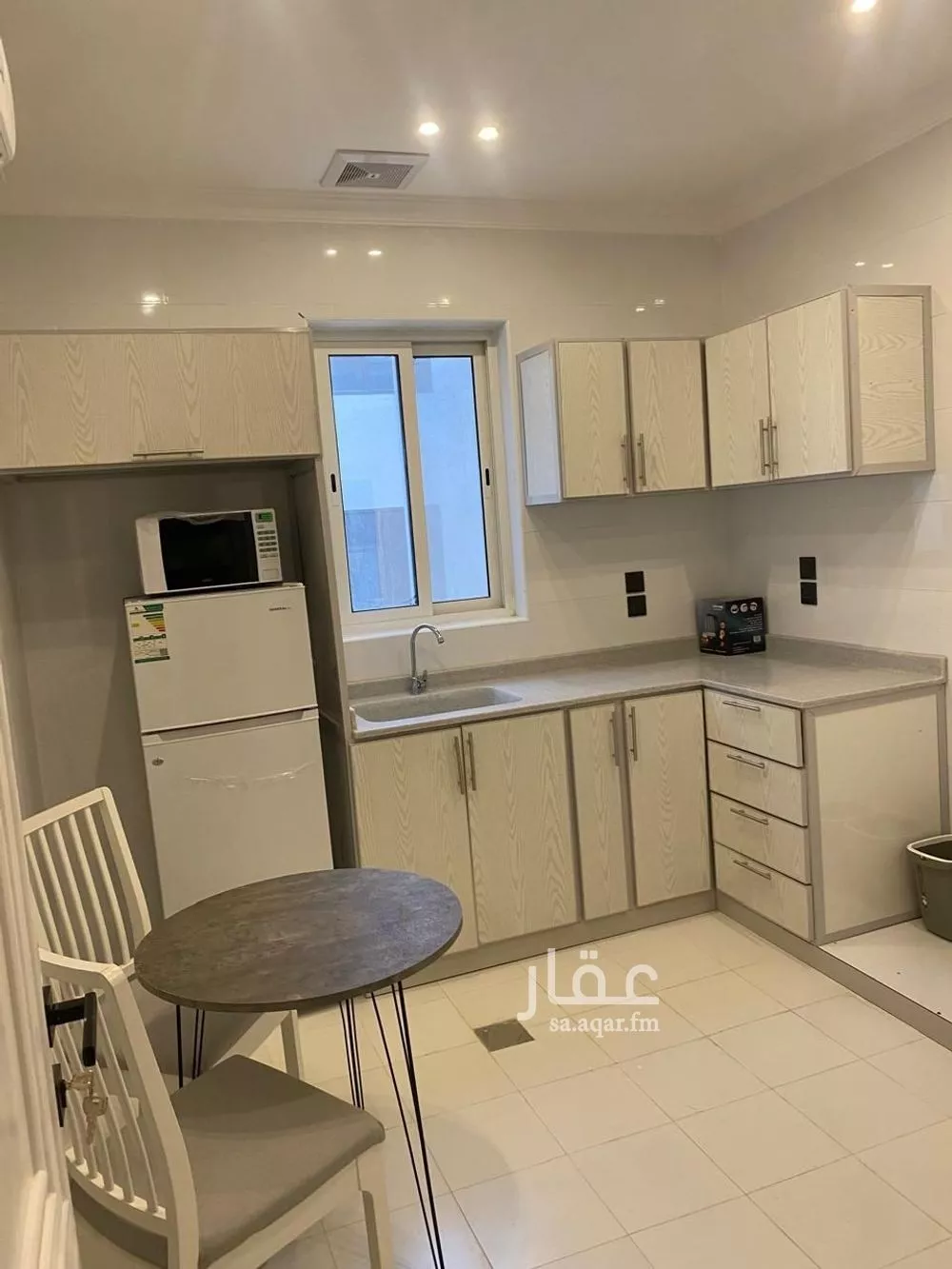 شقة 4 غرف في الحمرا 1