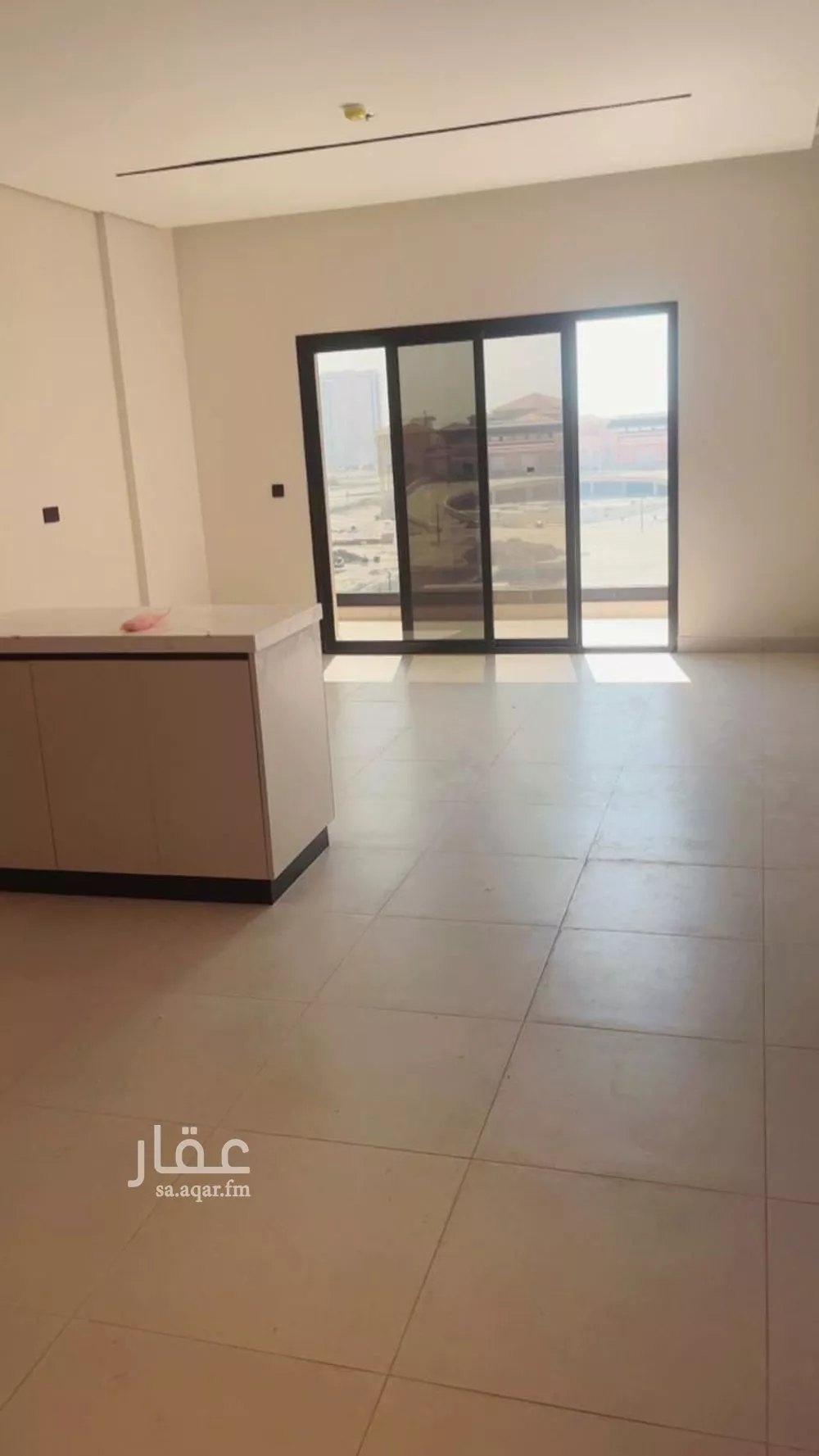 شقة 4 غرف في الحمرا 5