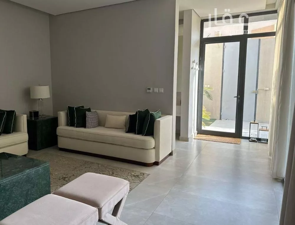 فيلا 6 غرف في العارض 2