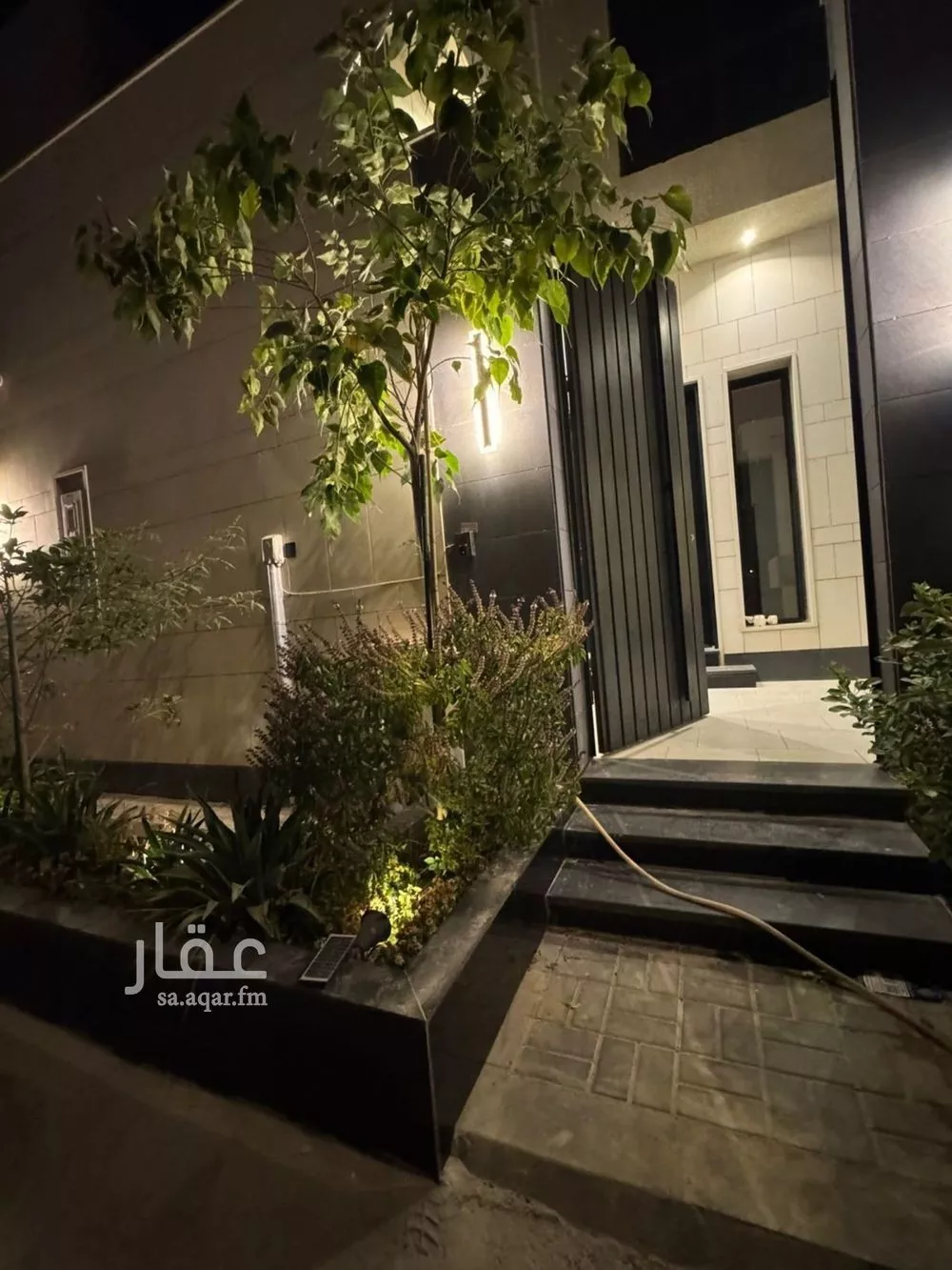 فيلا 5 غرف في النرجس 4