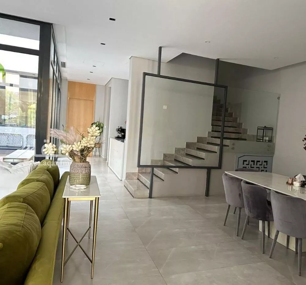 فيلا 6 غرف في العارض 4